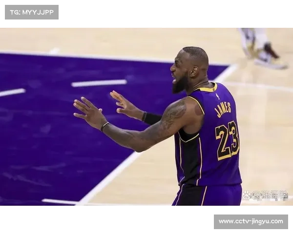 詹姆斯第三节连续得分，湖人打出20-5攻击波